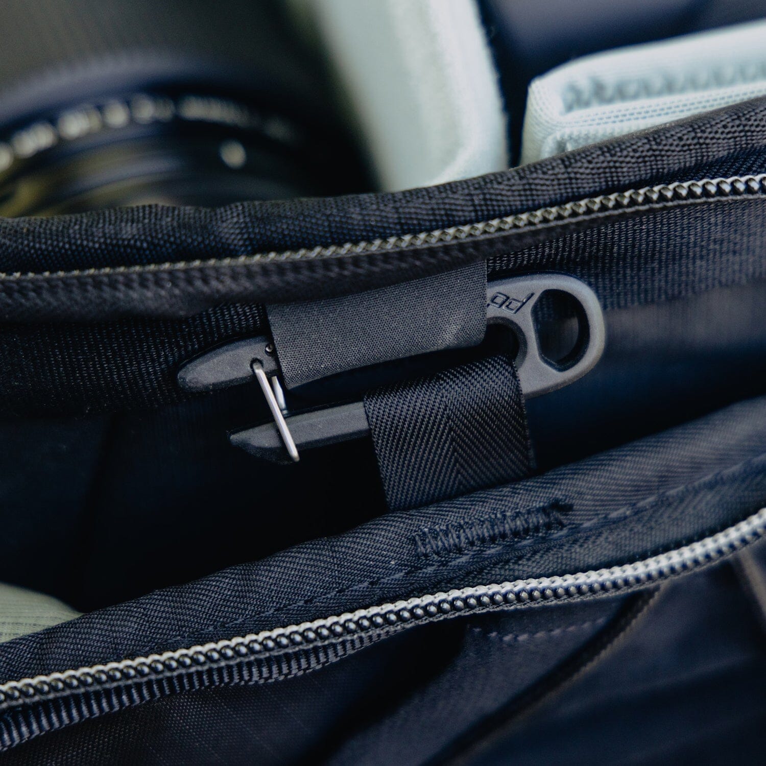 Peak Design Outdoor Backpack Zip 18L 