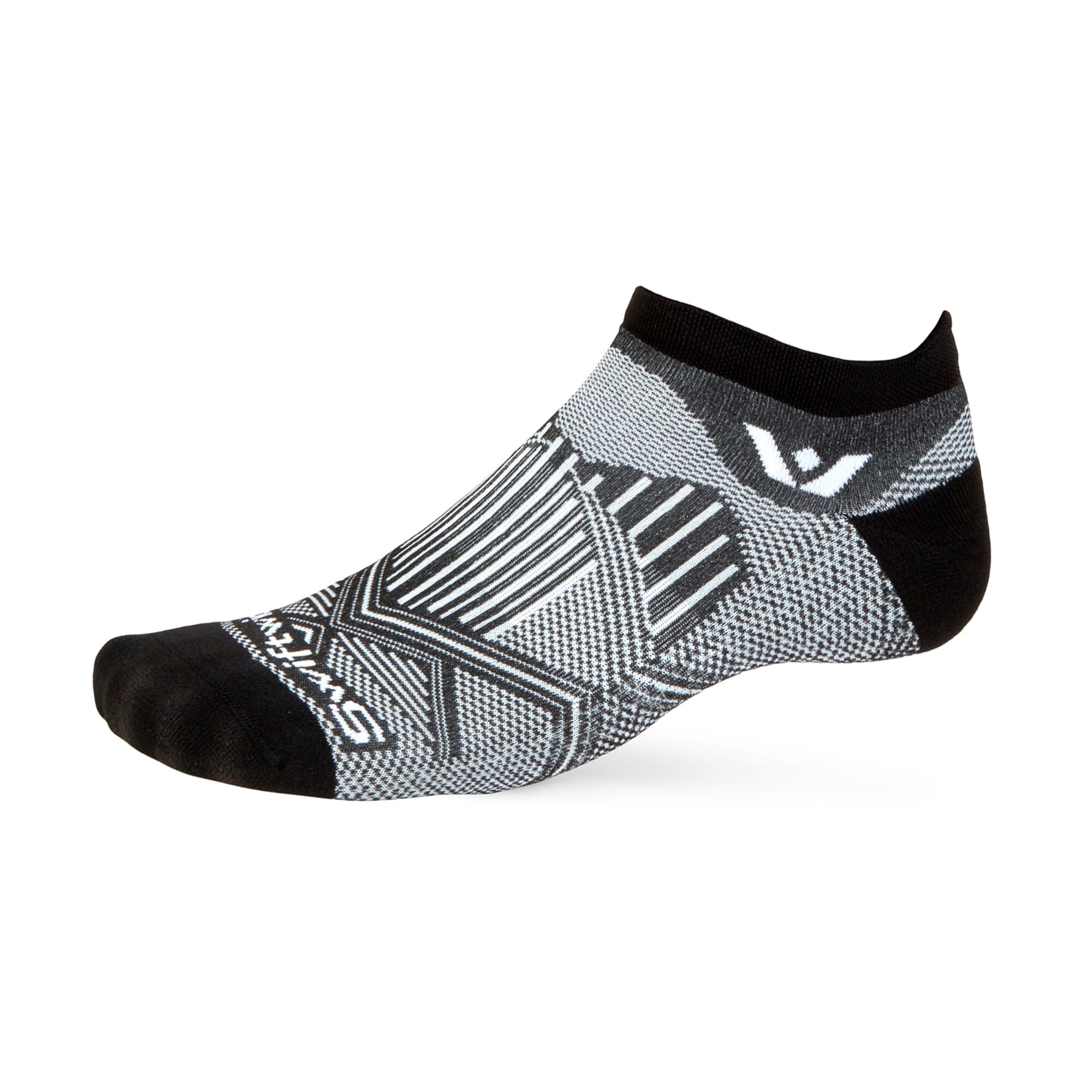 Swiftwick Aspire No Show Socks Black White S 