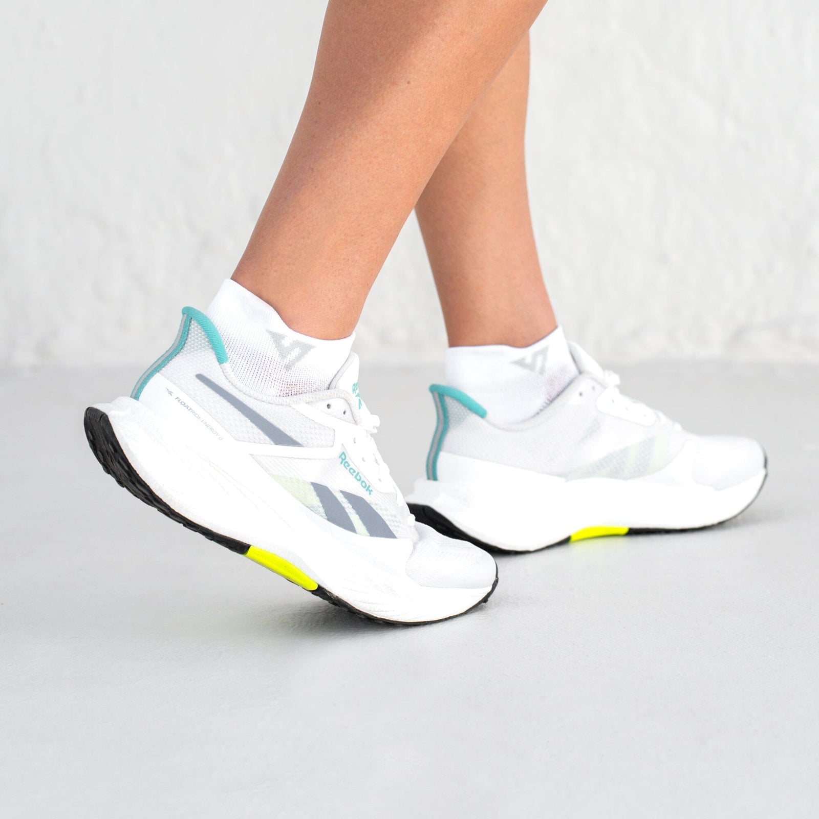 Versus White Velocity Trainer Socks White Velocity