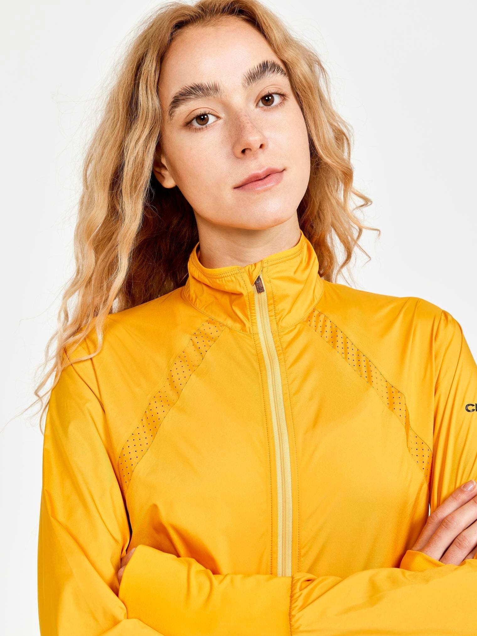 CRAFT Women's Adv Essence Wind Jacket 