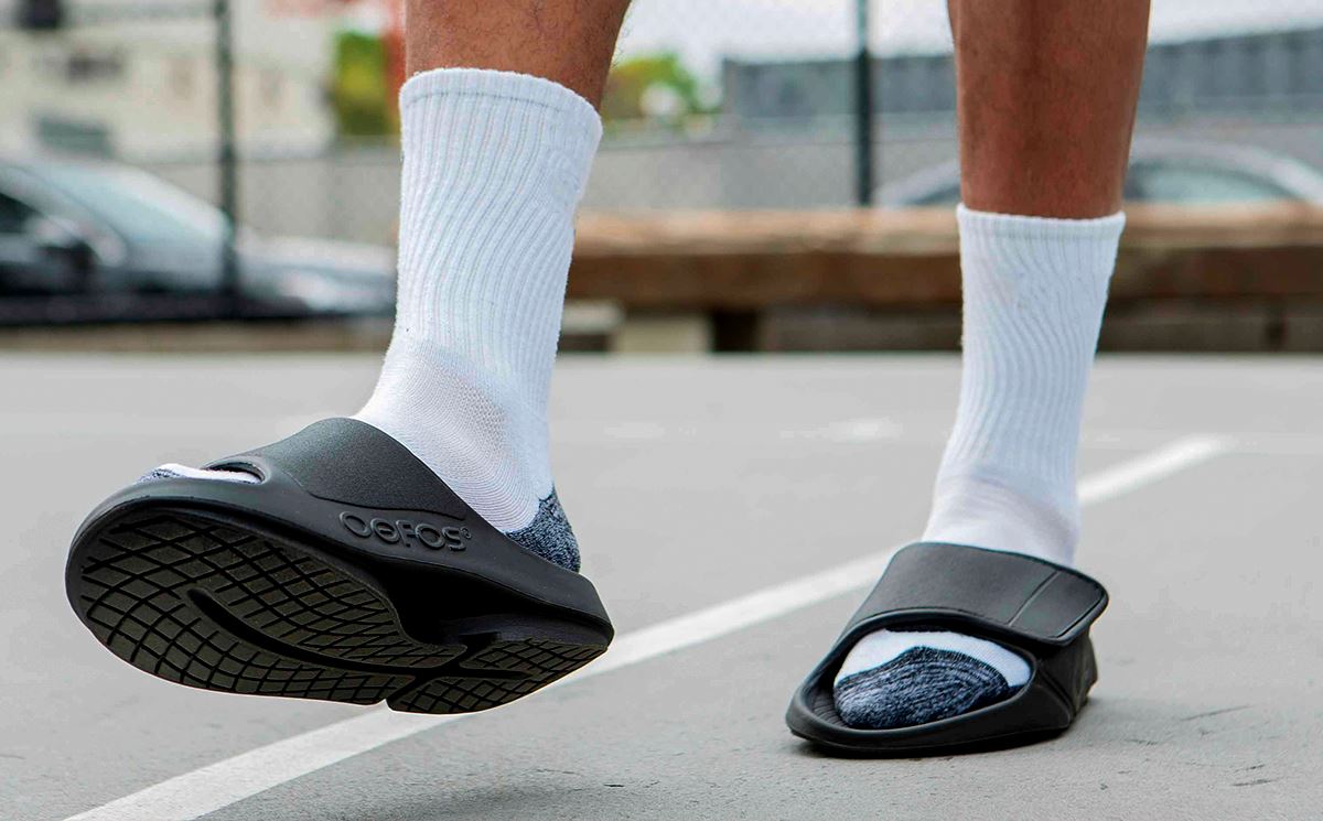 OOFOS Unisex OOahh Sport Flex Slide Sandal - Matte Black 