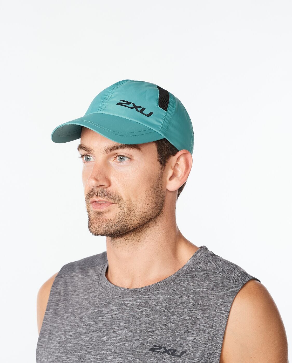 2XU Unisex Run Cap UQ5685F Silver Sage/Black OSFA 
