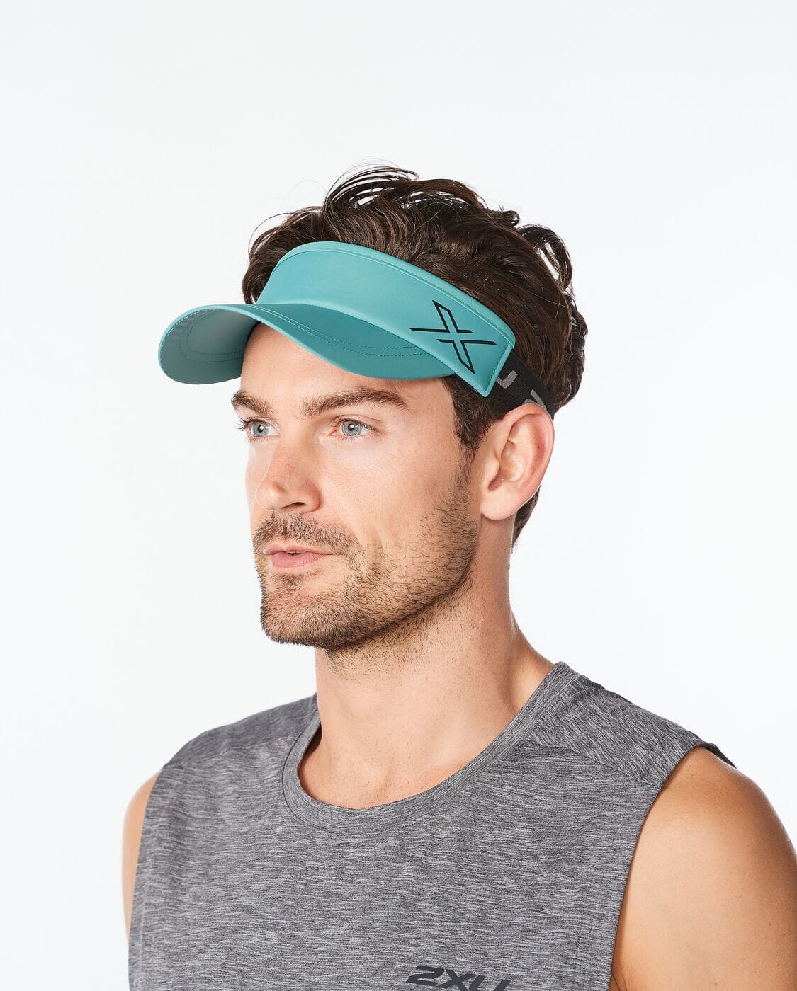 2XU Unisex Performance Visor UQ6165F Silver Sage/Black OSFA 