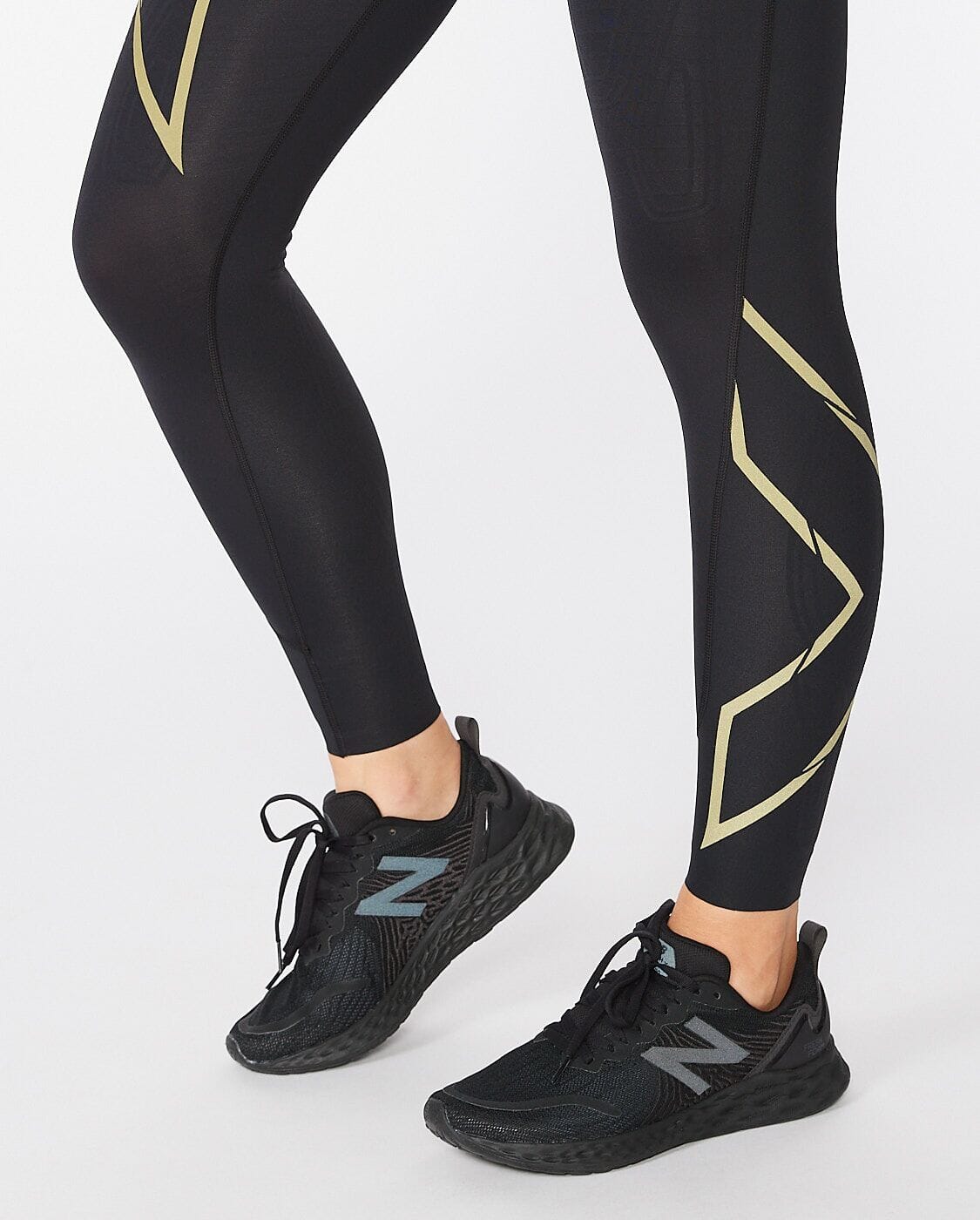 2XU Women's Light Speed Mid-Rise Compression Tights WA6523B 