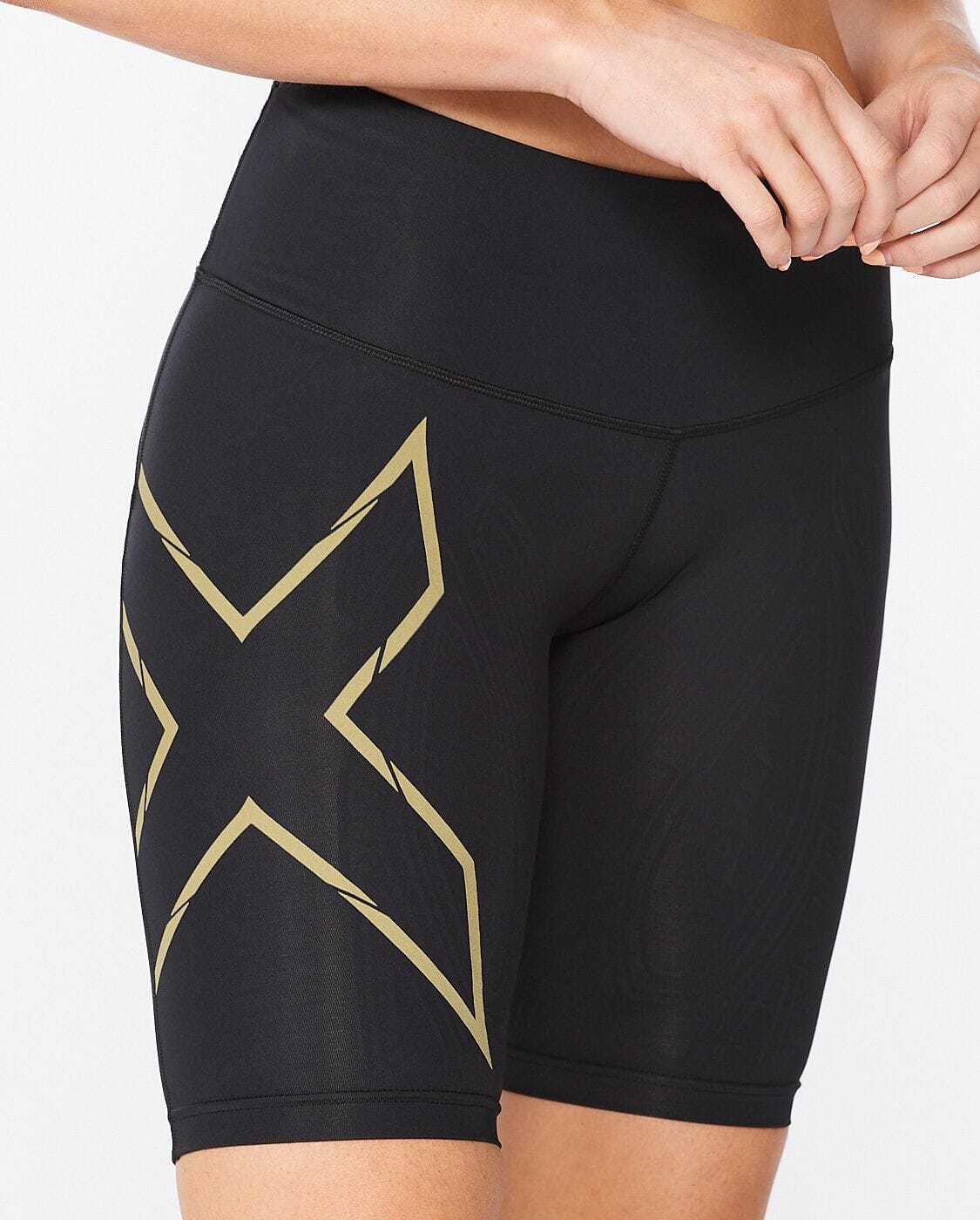 2XU Women's Light Speed Mid-Rise Compression Shorts WA6593B 